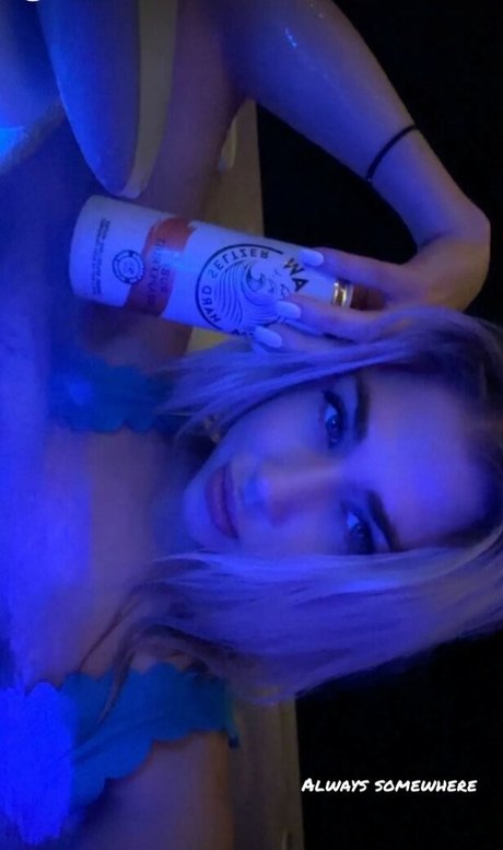 Hailsbee nudes model img
