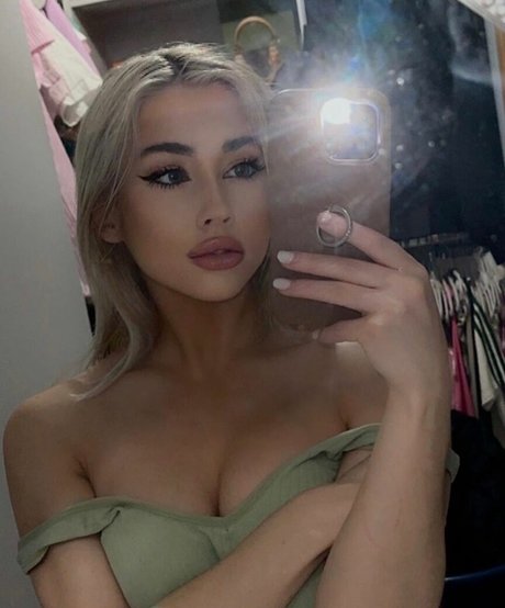 Hailsbee pornstar erotic images