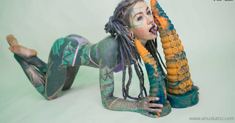 Anuskatzz hermosa estrella porno galería