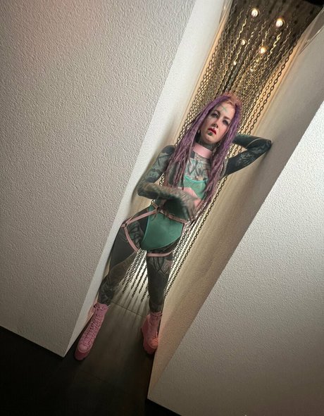 Anuskatzz modèle parfait photo