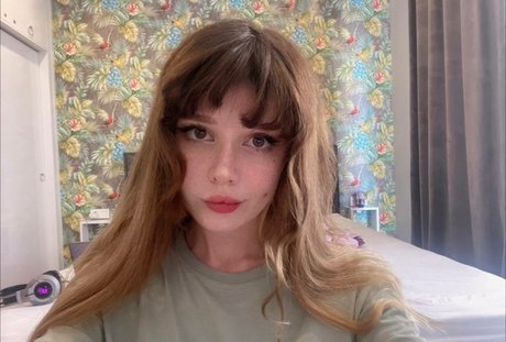 frauleinmilk modèle sexy collection