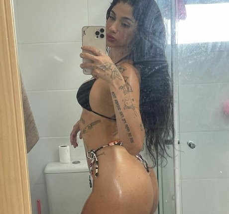 AZZY estrella xxx foto