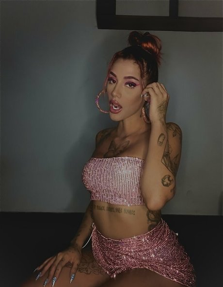 AZZY bonita estrella porno galerías