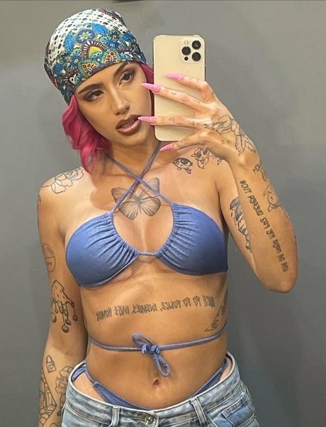 AZZY estrella hermosa fotos