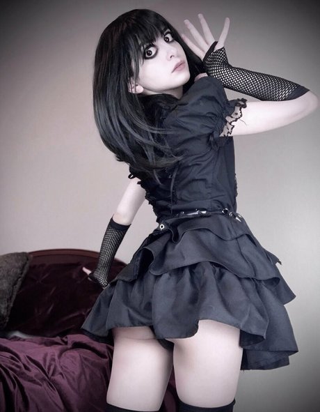 CursedArachnid bonita actriz fotos