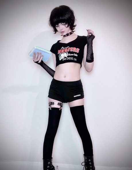 CursedArachnid model nude photo