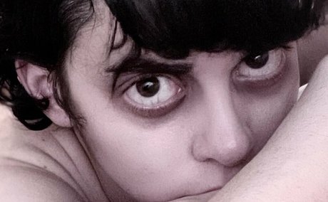 CursedArachnid modelo erótico imágenes