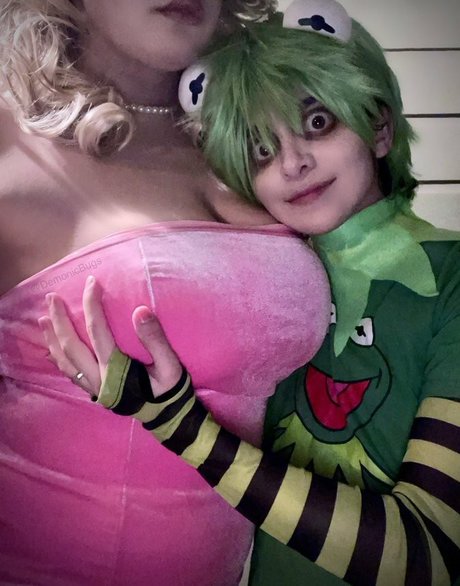 CursedArachnid étoile sexy image