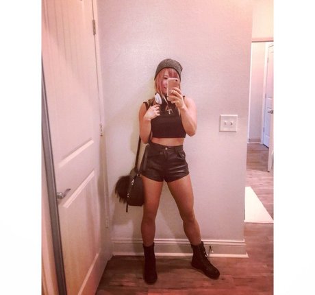 Kairi Sane estrella pornografica fotos