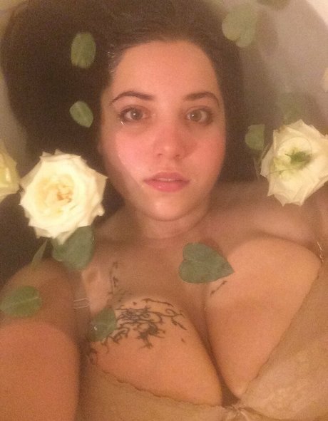 Paloma Piquet estrella desnuda archivo