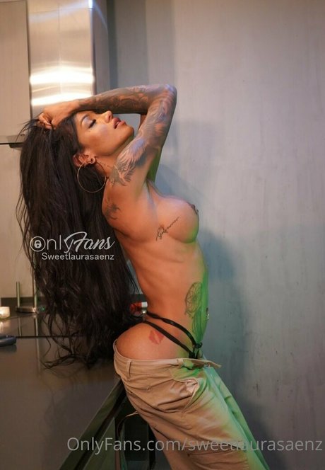 sweetlaurasaenz modèle pornographique des photos