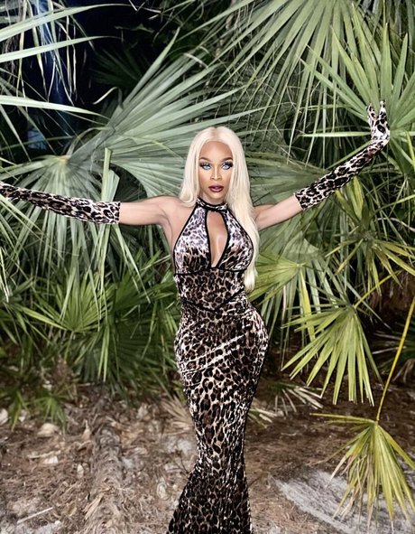 samanthaporsha linda estrella fotos