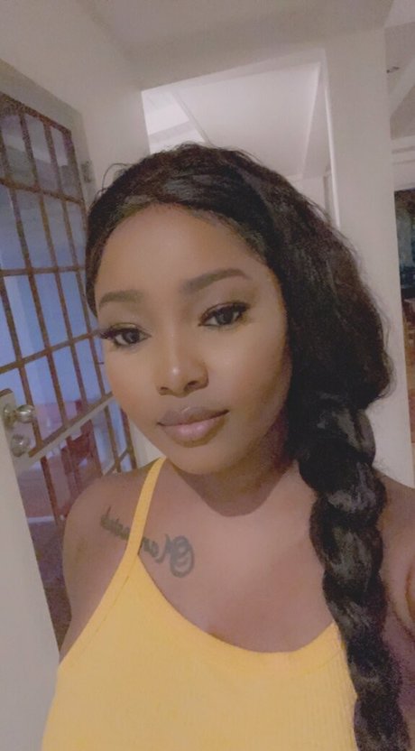 ilovecaramel étoile nue image