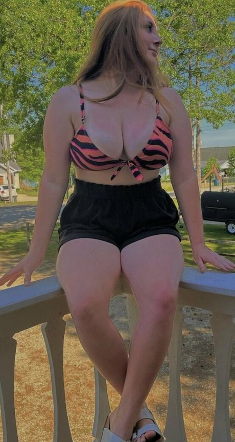 Alyssa Holmes 69 modelo agradable imágenes