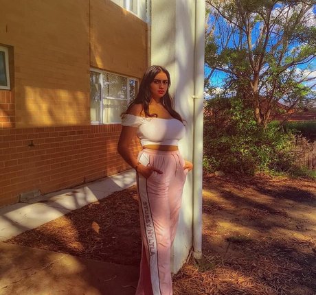 Mays Benatti actriz sexual imagen