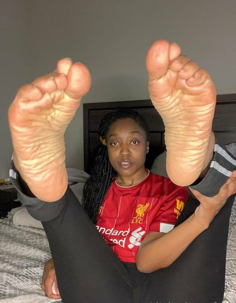 littleebonyfeet linda estrella galería