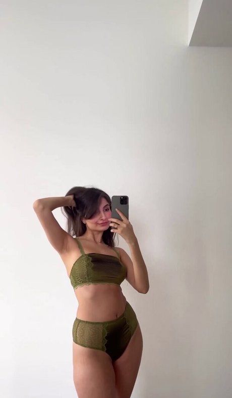 Ischtar Isik estrella de alta definición archivo