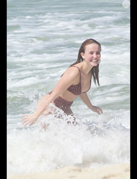 Larissa Manoela modelo desnuda galería