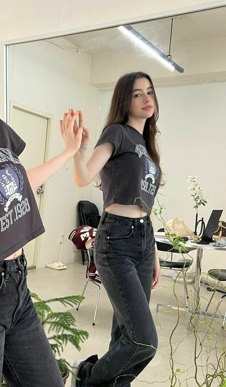 Dasha Taran actrice libre photos