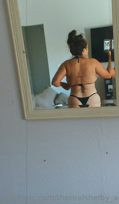 therealshelby xo modelo desnuda imágenes