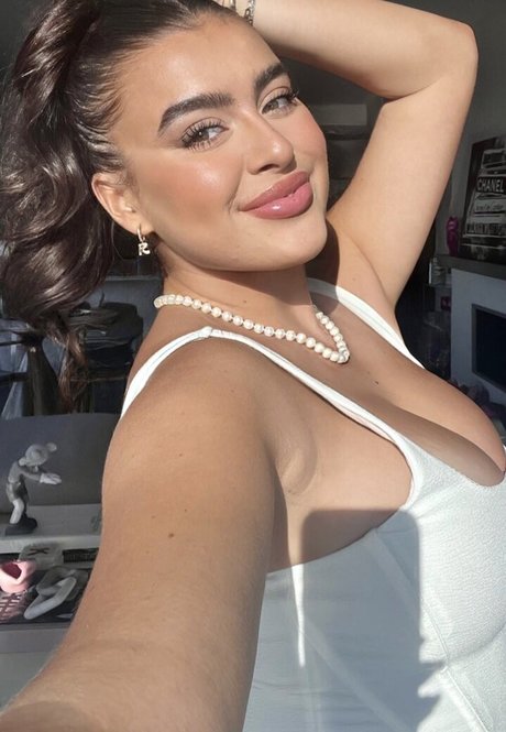 Kalani Hilliker modelo xxx galerías