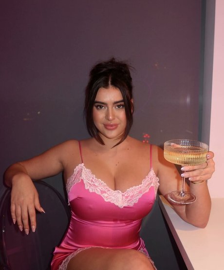 Kalani Hilliker étoile hd galerie