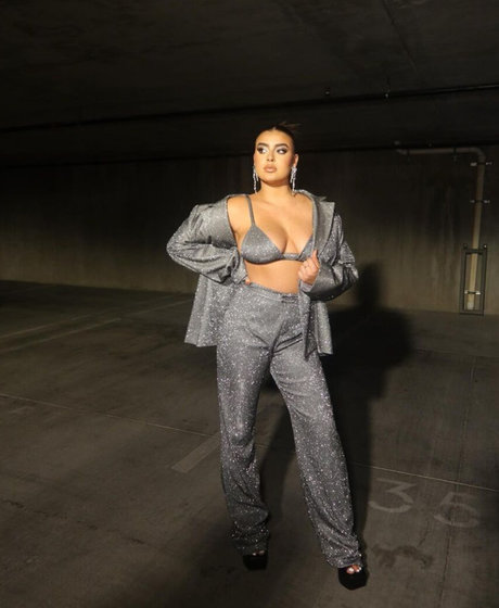 Kalani Hilliker modèle chaud photo