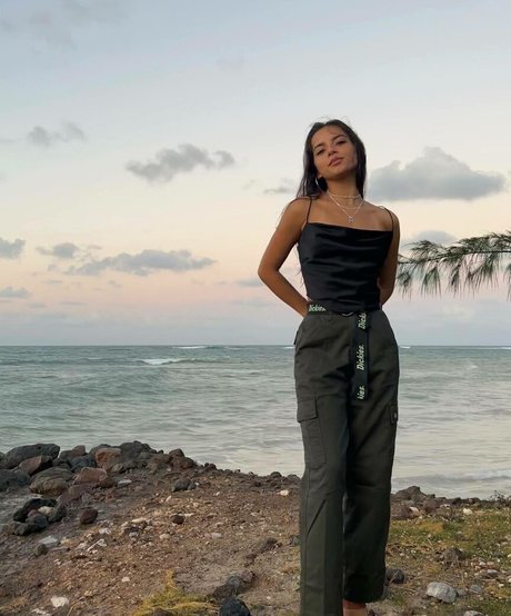 Isabela Merced estrella porno mejor fotos