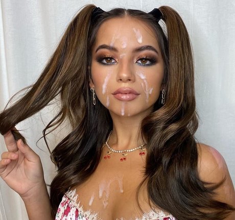 Isabela Merced estrella porno imágenes