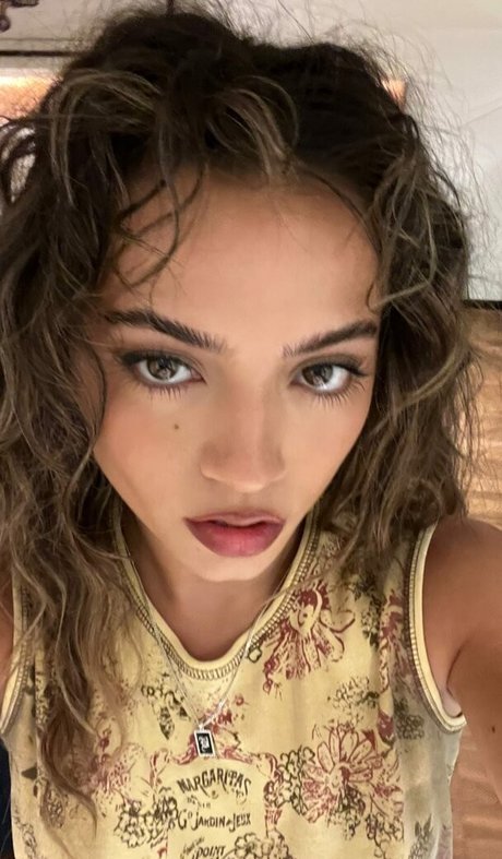 Isabela Merced estrella exclusiva recopilación