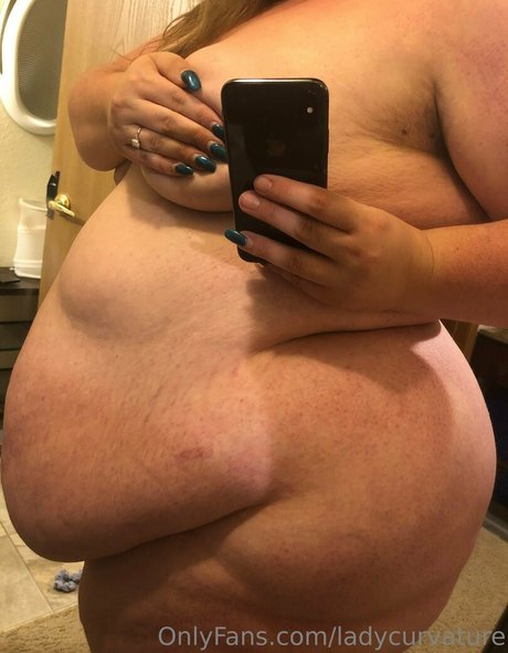 ladykeepsherlegsopen pornstar nude image