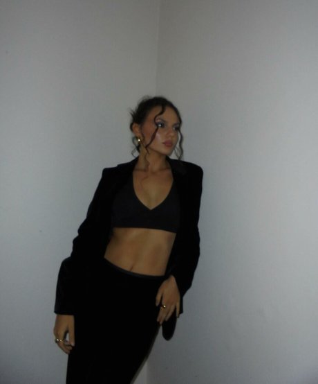 Dafne Keen estrella adulta imagen