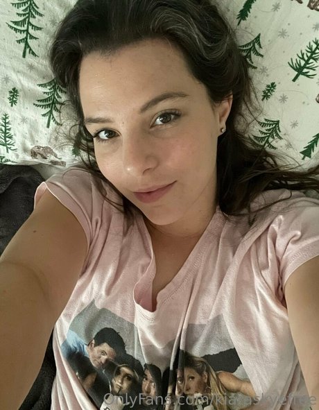 kiaraskyefree modèle sympa galerie