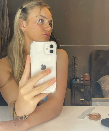 Gabriella Davies art étoile galeries