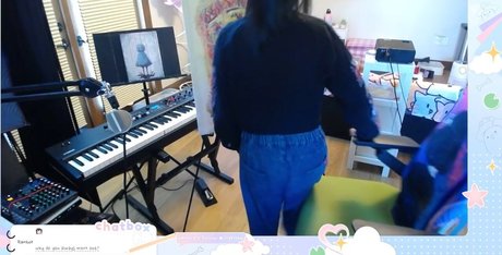 LilyPichu high quality pornstar image