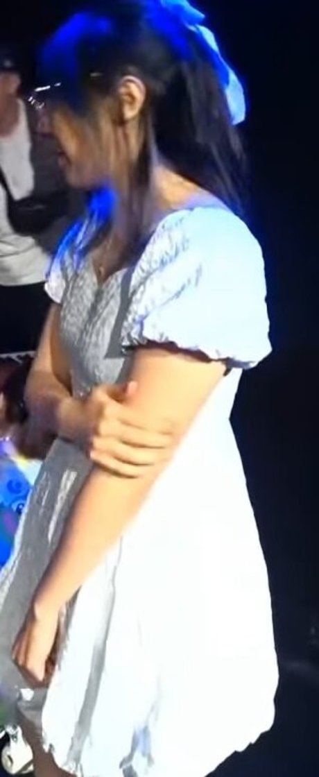 LilyPichu star du porno exclusive photos