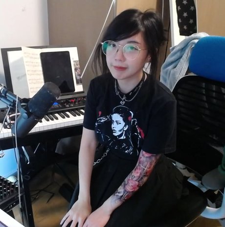 LilyPichu pornstar free pics