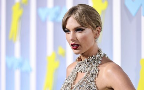 Taylor Swift model hd images