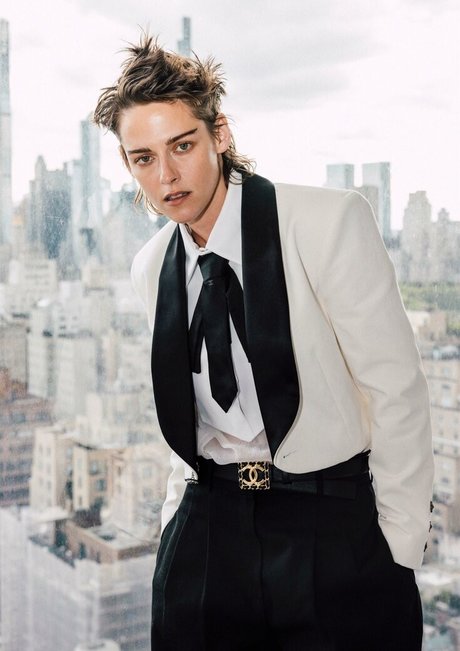 Kristen Stewart estrella del arte foto