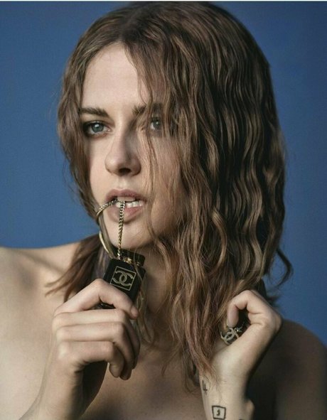 Kristen Stewart modèle exclusif des photos