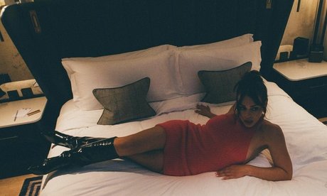 Billie Piper star du porno adulte galerie