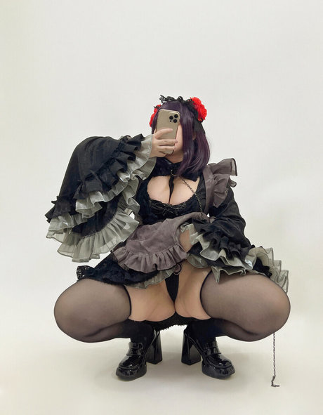 uyuy2907 actrice nue img