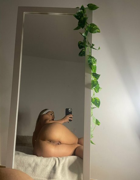 andyjazbaxxx jolie actrice img