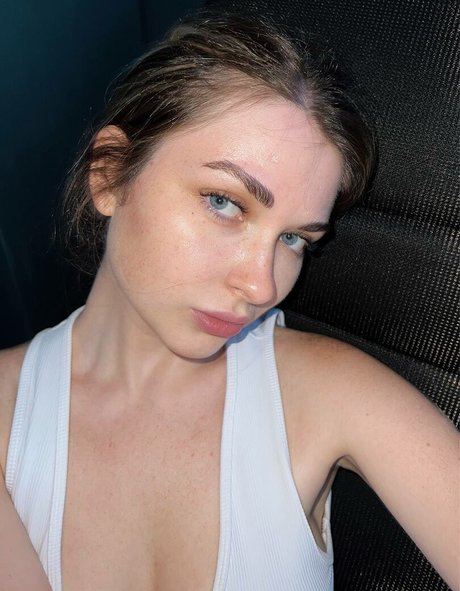 Arina Berdnikova actriz caliente recopilación