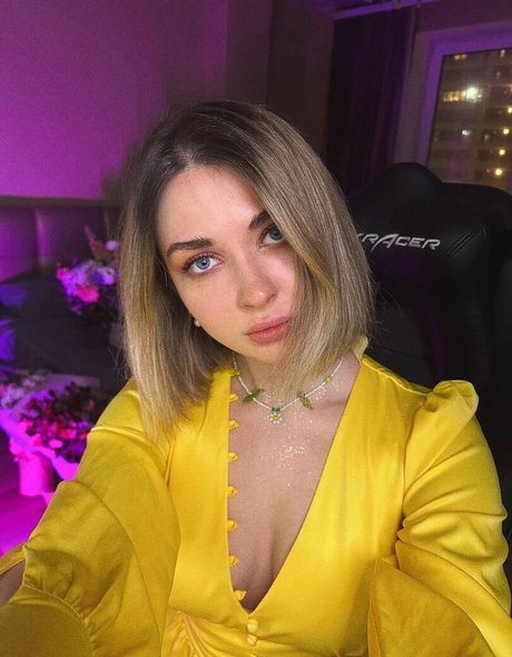 Arina Berdnikova étoile adulte archive