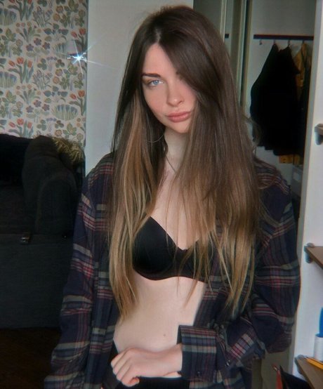 Arina Berdnikova modèle sympa images