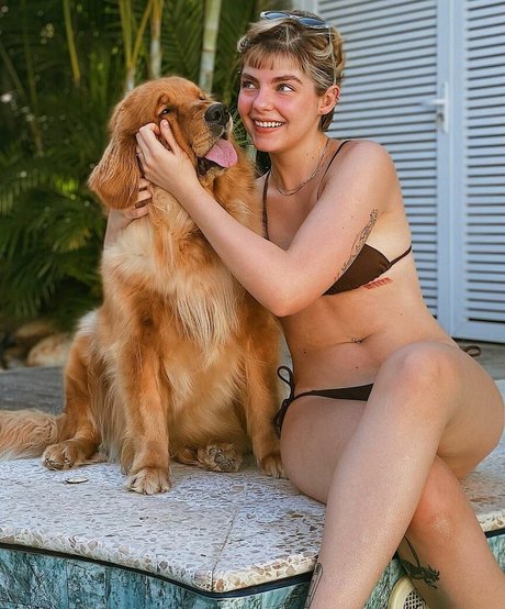 Triz Pariz modelo desnudo imagen