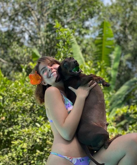 Triz Pariz modèle joli archive