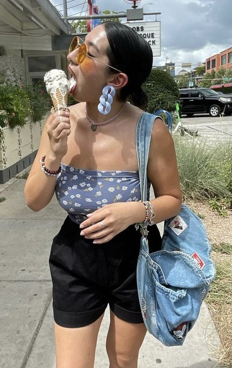 domi elizabethh modèle magnifique des photos