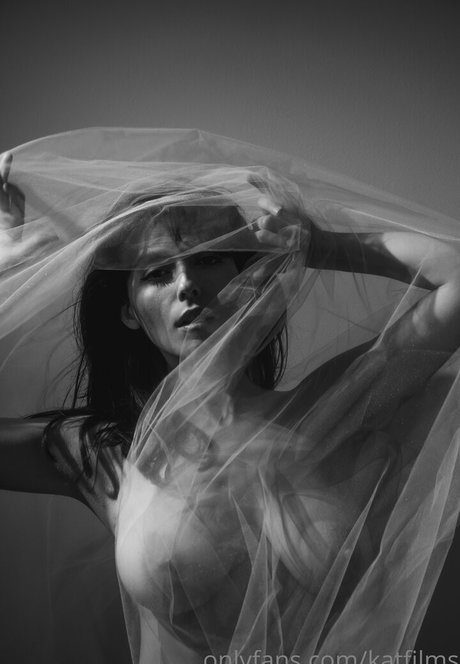 Kat Cabaret modelo adulto galería